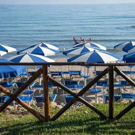 Hotiday Mazzaforno Hotell Cefalù