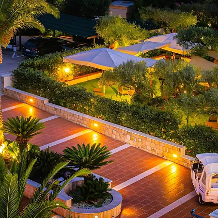 Hotiday Mazzaforno Hotell