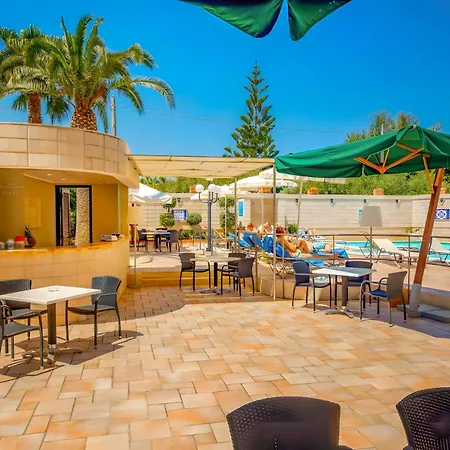 Hotiday Mazzaforno Hotell 4*