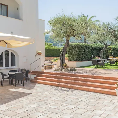 Hotiday Mazzaforno Hotell