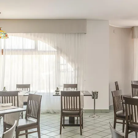 Hotell Hotiday Mazzaforno Cefalù