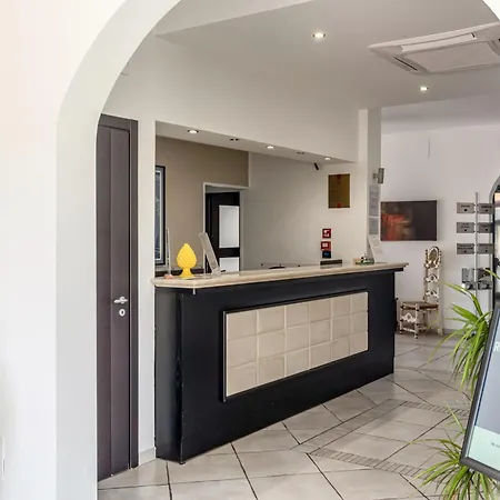 Hotel Hotiday Mazzaforno 4*